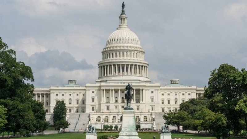 Senate averts government shutdown, overcomes Democratic opposition