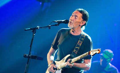 âDriving Home for Christmas- singer Chris Rea dies