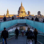 Britons getting poorer  report