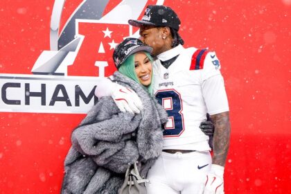 Cardi B seemingly takes aim at ex, Patriots' Stefon Diggs, during concert rant: 'Who you playin' with?'