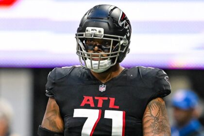 Elijah Wilkinson calls Falcons a 'clown show,' tells fans 'y'all in hell' after signing with Cardinals