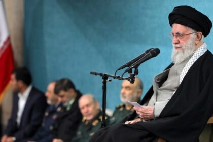 Iranâs top leader rejects talks with US after Trump makes overture