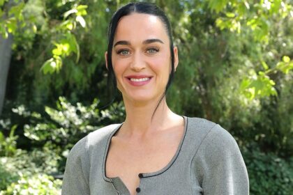 Katy Perry posts new selfie with boyfriend Justin Trudeau in Instagram slideshow