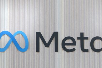Meta tests 'Community Notes' to replace fact-checkers