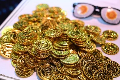 Trump to host White House crypto summit