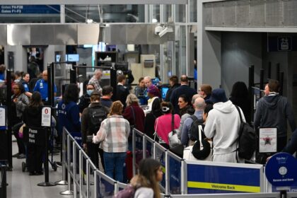 TSA officers skip work as paychecks stop during shutdown, airports face chaos nationwide