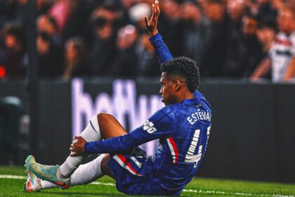 Estevao Willian 'Crying' At Halftime During Loss to Manchester United