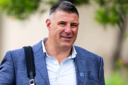 Patriots' Mike Vrabel won't attend team's pre-draft presser after photos with NFL reporter emerge: report