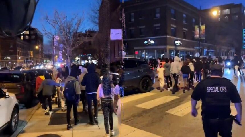 Video shows teens take over Chicago streets as mayor warns of trends that can turn deadly