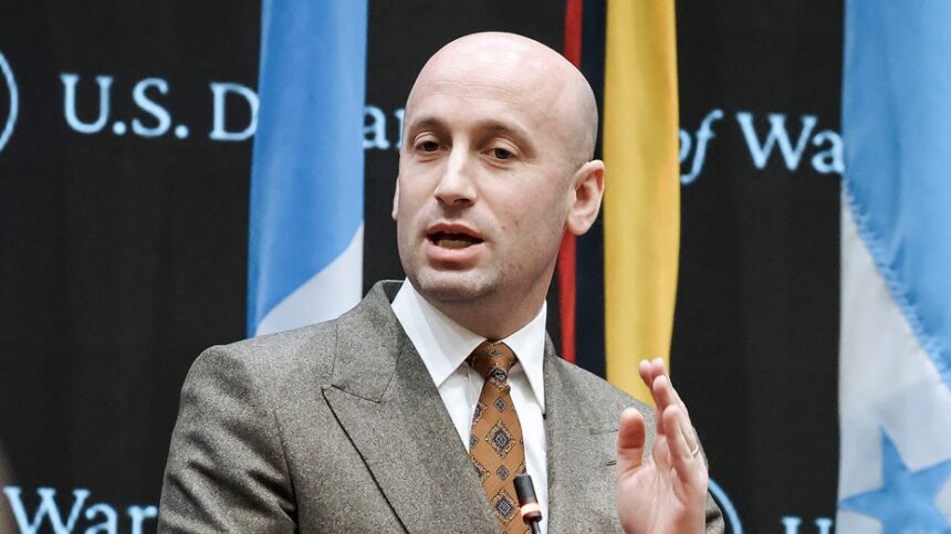 Conservatives erupt after DNC lashes out at top White House official with vulgar personal attack