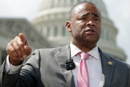 Dems circle the wagons by blaming GOP for their redistricting response ahead of midterms: 'Very desperate'