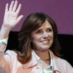 Former top Oregon GOP official secures nomination for governor as Republicans target blue-state pickup
