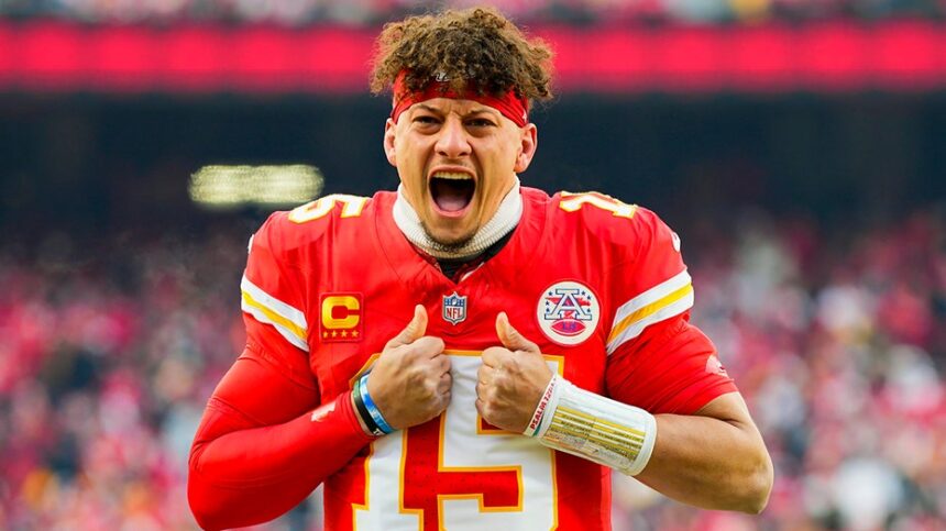 Patrick Mahomes so obsessive about knee rehab he takes a trainer with him when he leaves town