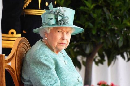Queen Elizabeth's icy 'look' left even prime ministers terrified, royal author claims