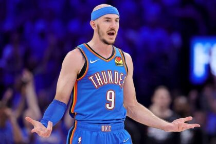 Thunder star Alex Caruso shoves camera out of huddle during double overtime loss to Spurs