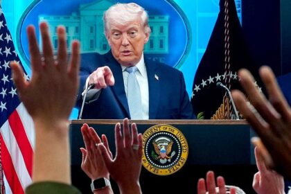 Trump bypasses media gatekeepers as Gov Sanders reveals legacy outlets are losing their grip