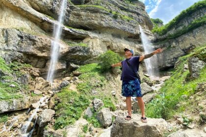US warns travelers to avoid picturesque country as security rapidly worsens