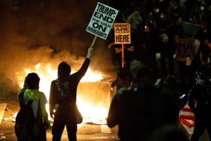 80-year-old Washington veteran says anti-ICE protesters surrounded him, threw him to the ground
