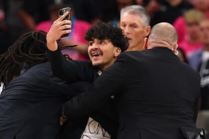 Fan disrupts NBA Finals Game 1 while trying to take selfie with Spurs' Victor Wembanyama