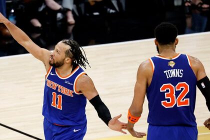 Knicks survive to take 2-0 NBA Finals lead after Jalen Brunson's clutch shot sinks Spurs