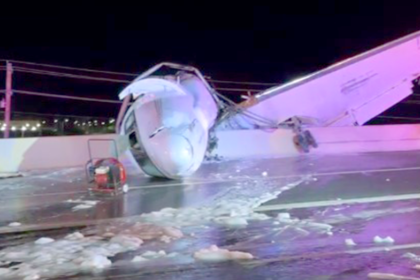 Texas plane crash leaves one dead, more injured after business jet catches fire on highway