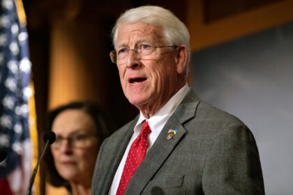 Top Senate Republican rips into Trump's Iran deal, says $300 billion makes Obama deal look like 'a pittance'