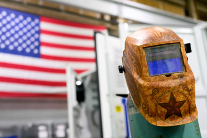 Trump bet tariffs would bring back American factory jobs. New report says it didn't work