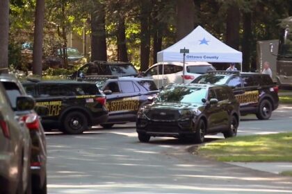 8 family members, including 6 children, found dead in Michigan fire; at least one victim shot: police