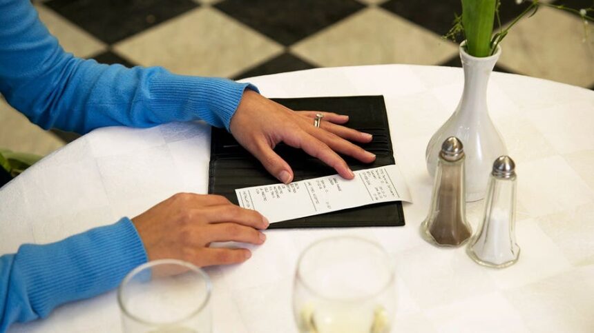 Automatic tip or service charge? New state law requires restaurants to tell diners before they order