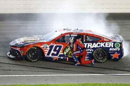 NASCAR winner's pro-America message will make the left fume, Bubba Wallace's Fourth of July memo & fans fight!