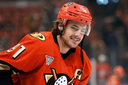 NHL star says signing Leo Carlsson at record $18 million a year could end up being a steal