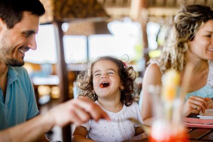 Restaurant owner says dining room is 'not a playground' as etiquette experts weigh in on viral debate