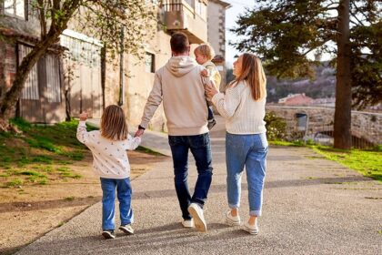 US hurtling toward population decline even as Americans say they want bigger families, new report warns