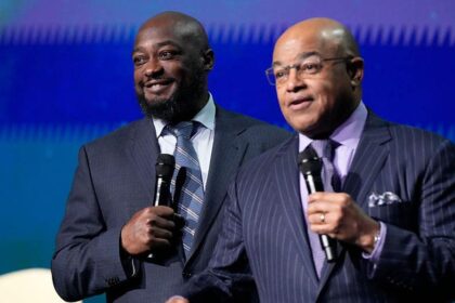 Debut of former Steelers coach Mike Tomlin on NBC SNF had highlight moments but was too careful and rehearsed